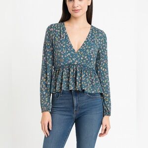 La Hearts Size Large Blue Floral Bohemian Style Blouse.